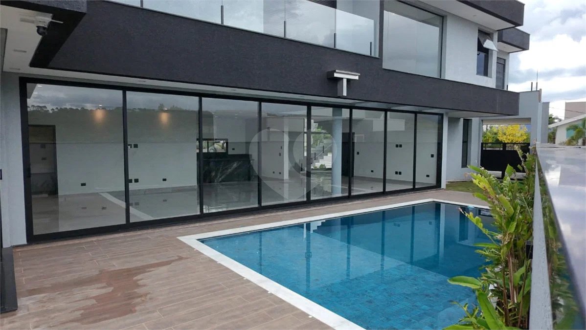 CASA ALTO PADRÃO | 5 SUÍTES | CONDOMÍNIO CLUBE – ATIBAIA
