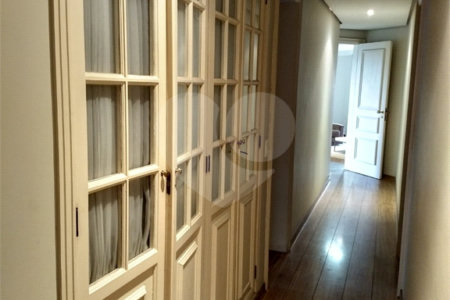 Apartamento à venda com 4 quartos, sendo 3 suítes, em Aclimação, São Paulo, SP