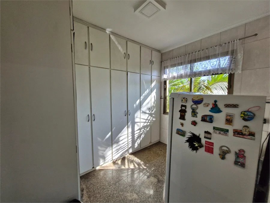 Casa à venda com 4 suítes no condomínio Villa Viana II, Cotia - SP