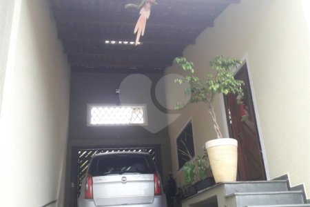 Casa Térrea à venda com 3 quartos, sendo 2 suítes, em Parque Vitória, São Paulo, SP