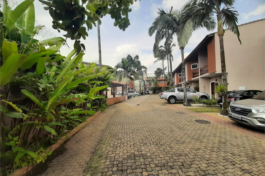 Casa à venda com 3 quartos, sendo 1 suíte, no condomínio Cantareira Park, São Paulo - SP