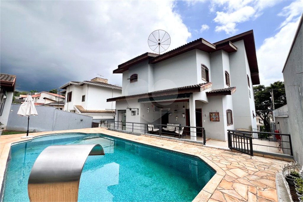 Casa à venda com 4 quartos, sendo 2 suítes,  no condomínio Villaggio Capriccio, Louveira - SP