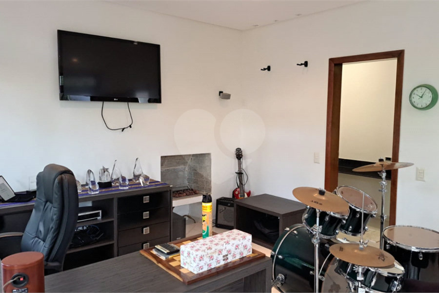 Casa à venda com 6 quartos, sendo 4 suítes, no condomínio Alpes da Cantareira, Mairiporã - SP