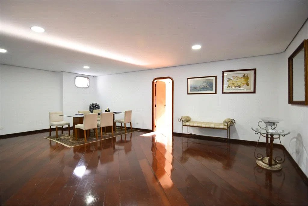 Apartamento à venda com 4 quartos, sendo 2 suítes, em Brooklin Paulista, São Paulo, SP