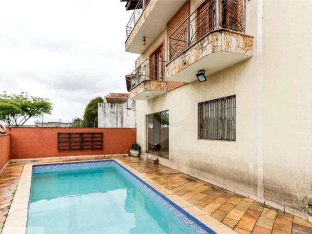 Sobrado à venda com 5 quartos, sendo 4 suítes,  em Tremembé, São Paulo, SP