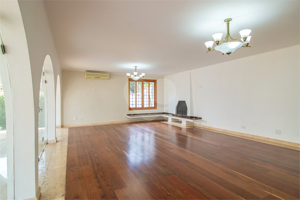 Casa Térrea à venda com 5 quartos, sendo 2 suítes, em Jardim Marajoara, São Paulo, SP