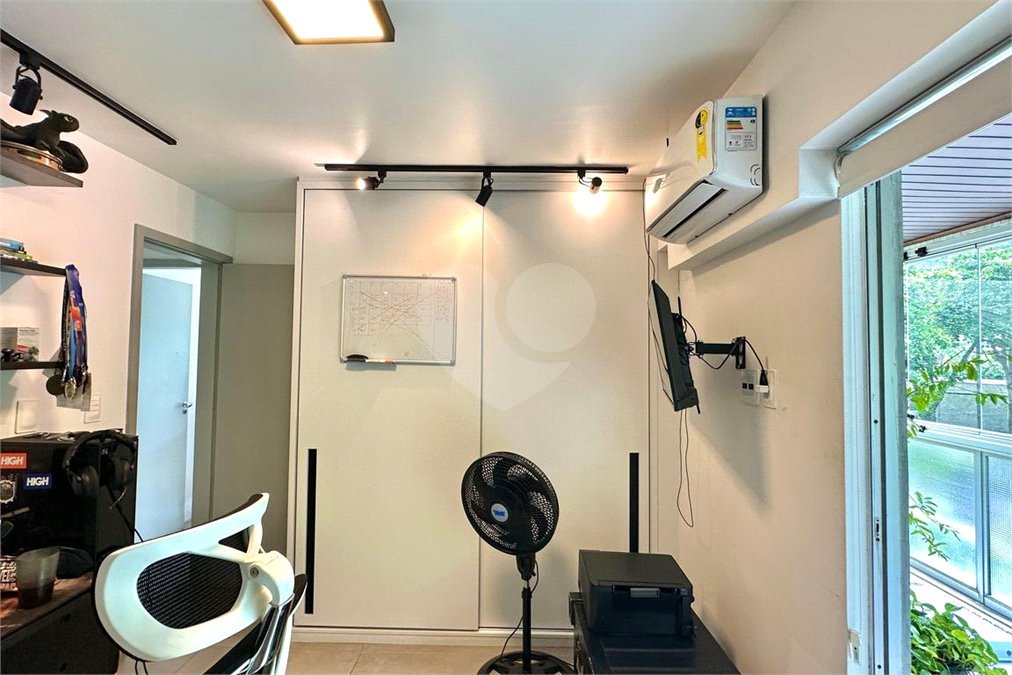 Apartamento à venda com 3 quartos, sendo 1 suíte, em Lagoa, Rio de Janeiro, RJ