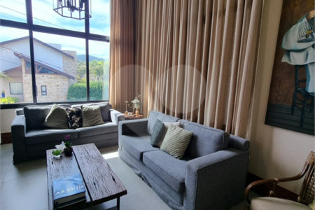 Casa à venda com 3 suítes no condomínio Campo de Toscana, Vinhedo - SP