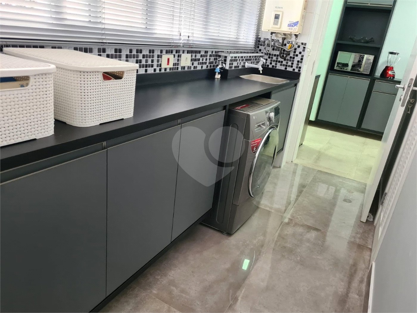 Apartamento à venda com 3 quartos, sendo 1 suíte,  em Vila Olímpia, São Paulo, SP