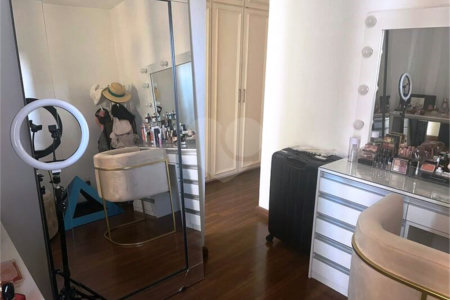 Apartamento à venda com 3 quartos, sendo 2 suítes,  em Fazenda Morumbi, São Paulo, SP
