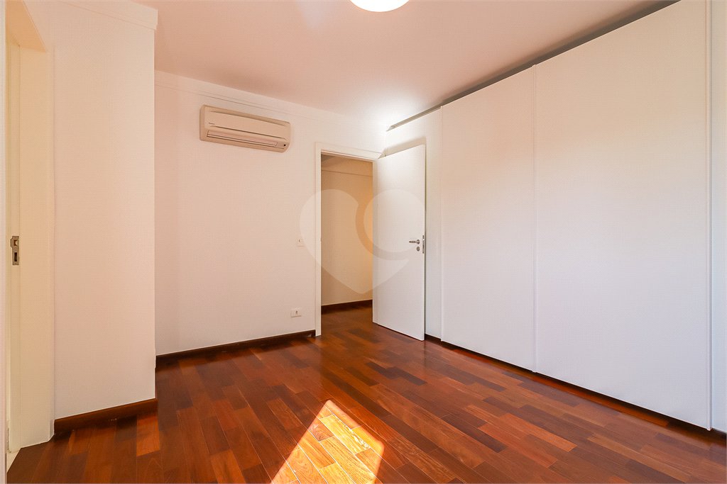 Apartamento à venda com 3 suítes em Cidade Monções, São Paulo, SP