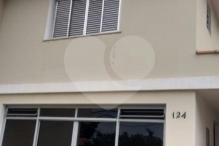 Sobrado à venda com 3 quartos, sendo 1 suíte,  em Parque Vitória, São Paulo, SP