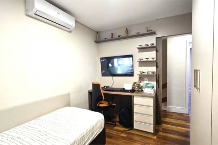 Casa à venda com 3 quartos, sendo 1 suíte, no condomínio Flora Park, São Paulo - SP