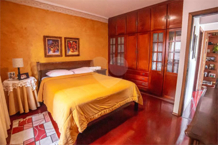 Sobrado à venda com 3 quartos, sendo 1 suíte,  em Vila Santo Estéfano, São Paulo, SP