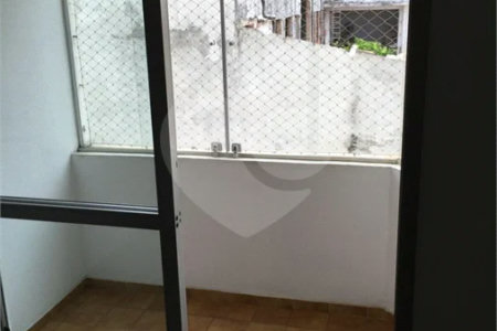 Apartamento com 68m², 2 dormitórios, sendo 1 suíte, 1 vaga, à venda na Vila Matilde.