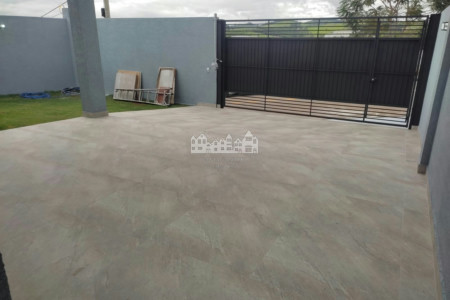 Casa térrea à venda com 3 quartos, sendo 1 suíte, em Loteamento Parque Residencial Serras de Atibaia II, Atibaia - SP