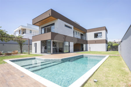 Casa à venda ou para alugar com 4 suítes no condomínio Campo de Toscana, Vinhedo - SP