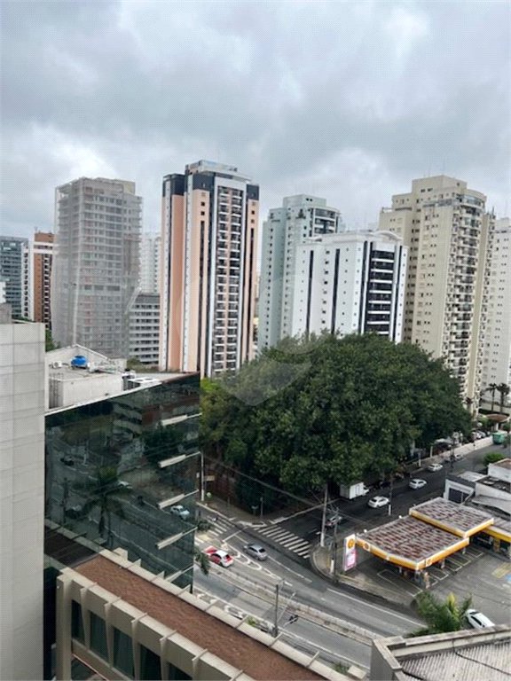 Apartamento à venda com 2 quartos, sendo 1 suíte, em Vila Olímpia, São Paulo, SP