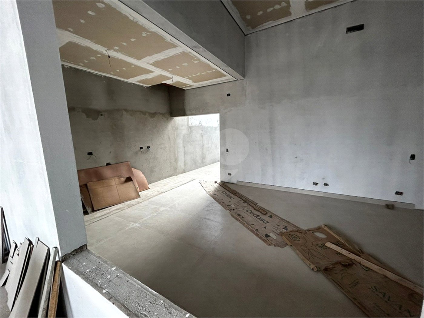Casa à venda com 3 quartos, sendo 1 suíte,  no condomínio Lago dos Ipês, Itapetininga - SP