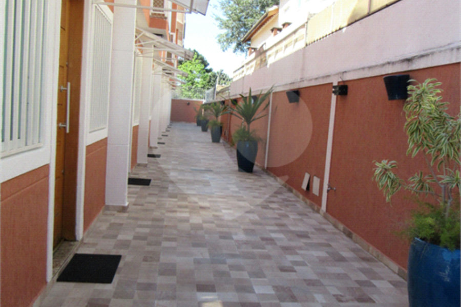 Casa à venda com 2 suítes no condomínio Real Residencial Julia, São Paulo - SP