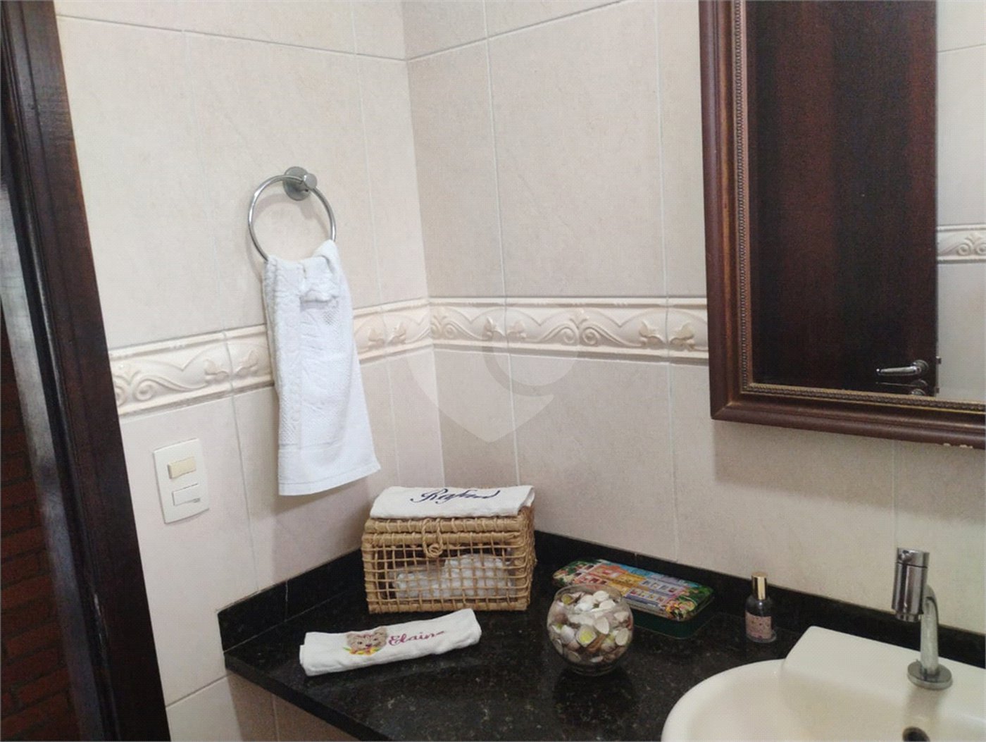 Casa à venda com 3 quartos, sendo 1 suíte,  em Vila Suissa, Mogi das Cruzes, SP