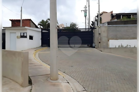 Casa à venda com 2 quartos no condomínio Residencial São Lourenço, Sorocaba - SP
