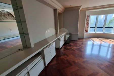 Apartamento para alugar com 6 quartos, sendo 4 suítes,  em Panamby, São Paulo, SP