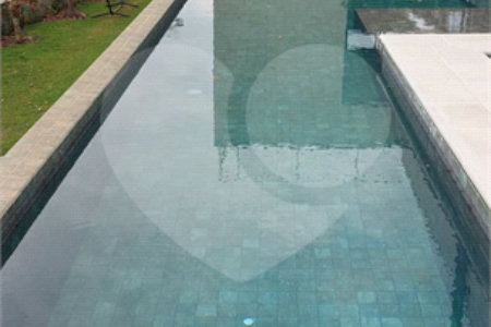 Casa à venda com 3 suítes no condomínio Figueira Garden, Atibaia - SP