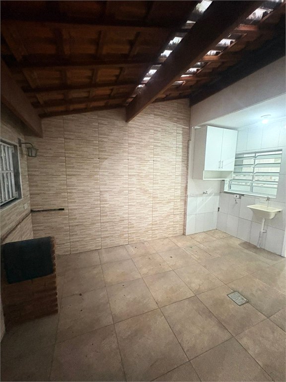 Casa à venda com 2 quartos no condomínio Carvalho Lagares, Poá - SP