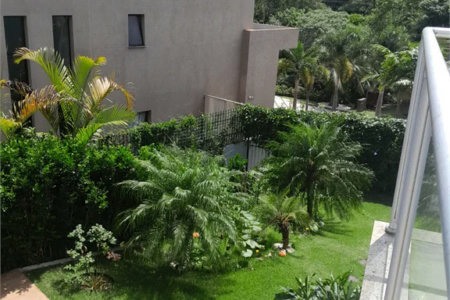 Casa à venda com 3 suítes em Moinho Velho, Cotia, SP