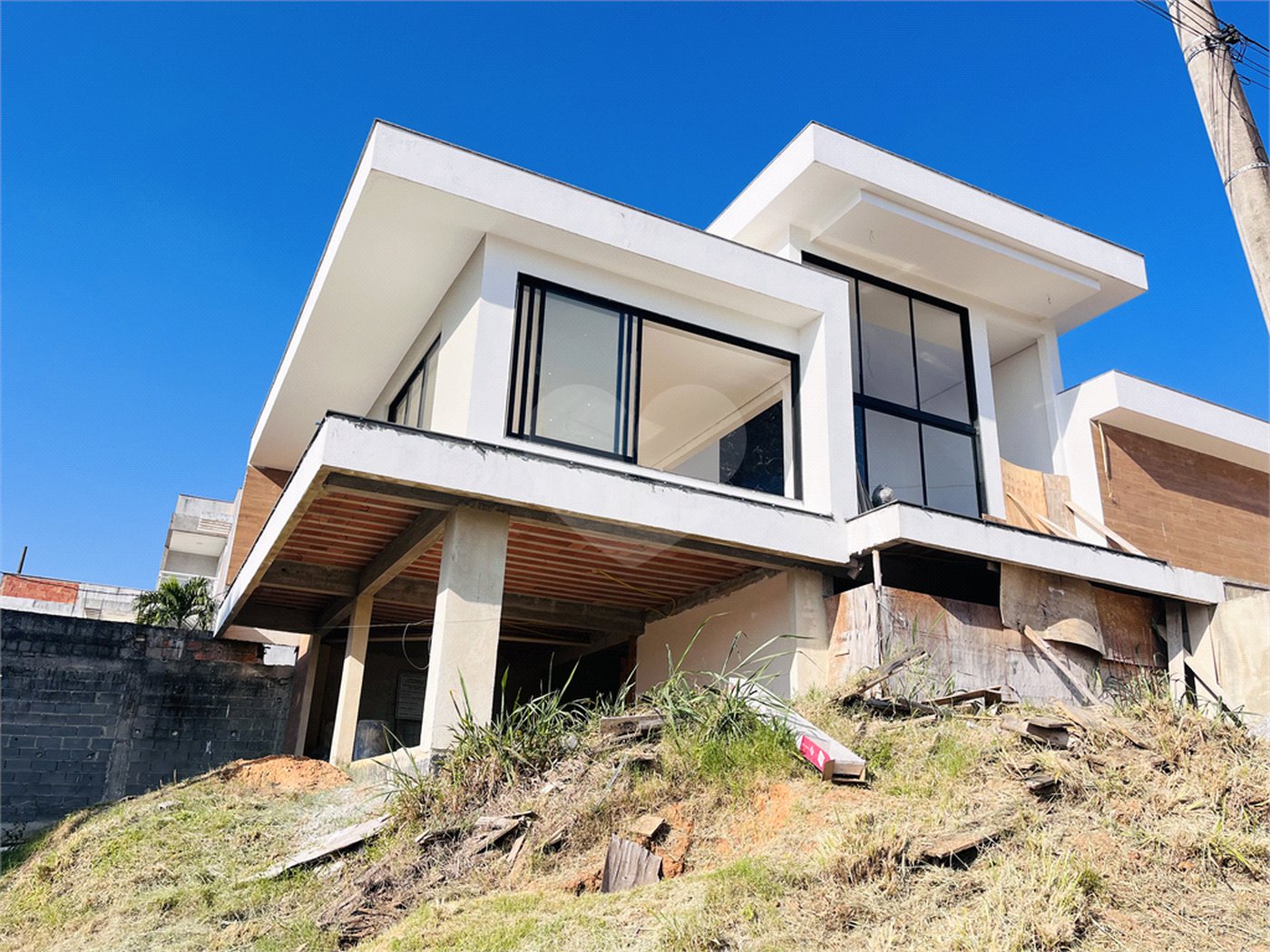 Casa à venda com 3 suítes no condomínio Residencial Green Ville, Rio de Janeiro - RJ