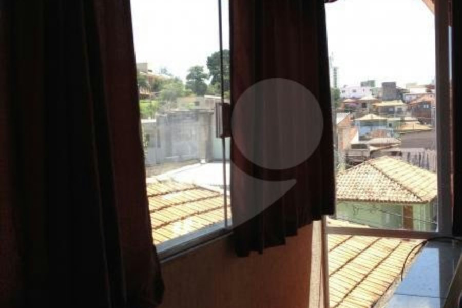 Sobrado à venda com 3 quartos, sendo 1 suíte, em Vila Nova Cachoeirinha, São Paulo, SP