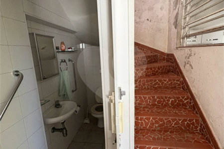 Sobrado à venda com 6 quartos, sendo 1 suíte, em Vila Nova Conceição, São Paulo, SP