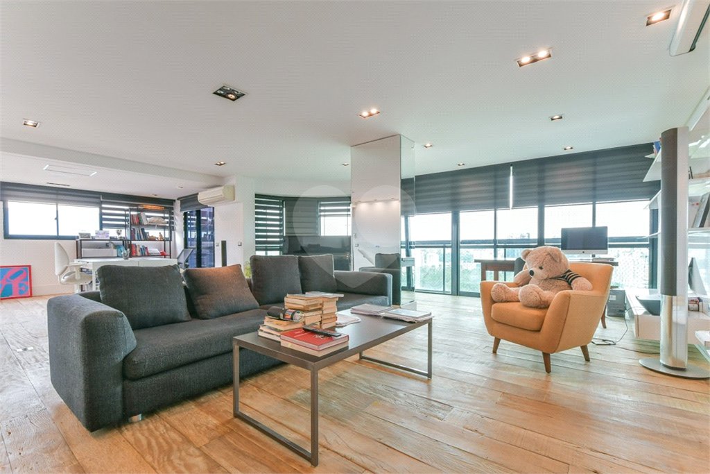 Apartamento à venda com 4 quartos, sendo 2 suítes, em Panamby, São Paulo, SP