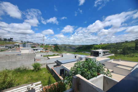 Casa à venda com 2 quartos no condomínio Residencial Sonhar Bella, Atibaia - SP