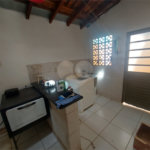 Casa térrea com piscina no Residencial Samambaia.