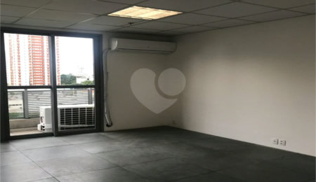 Sala à venda em Vila Cordeiro, São Paulo, SP