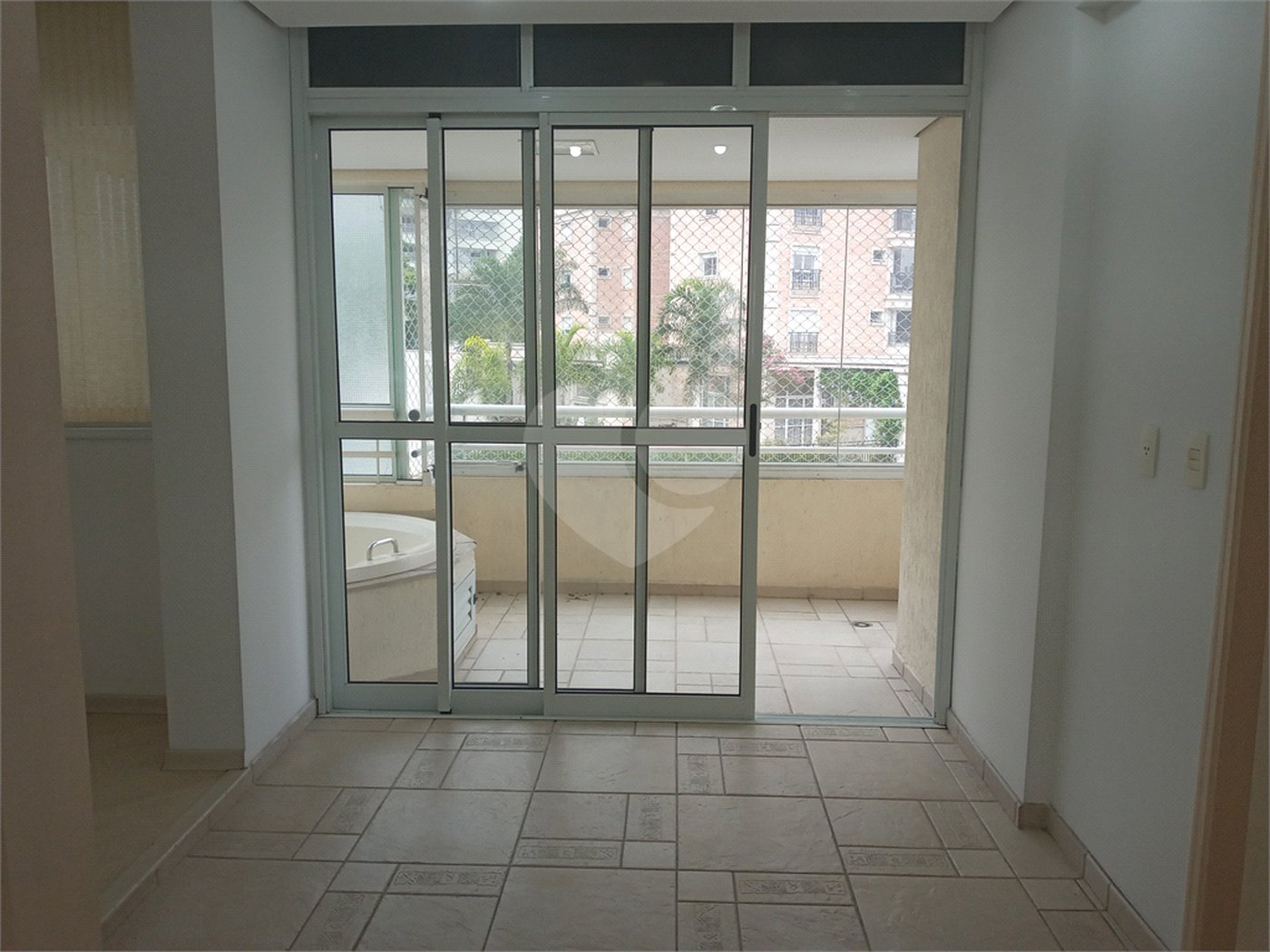Apartamento para alugar com 79m², 2 suítes e 2 vagas próximo ao Portal do Morumbi