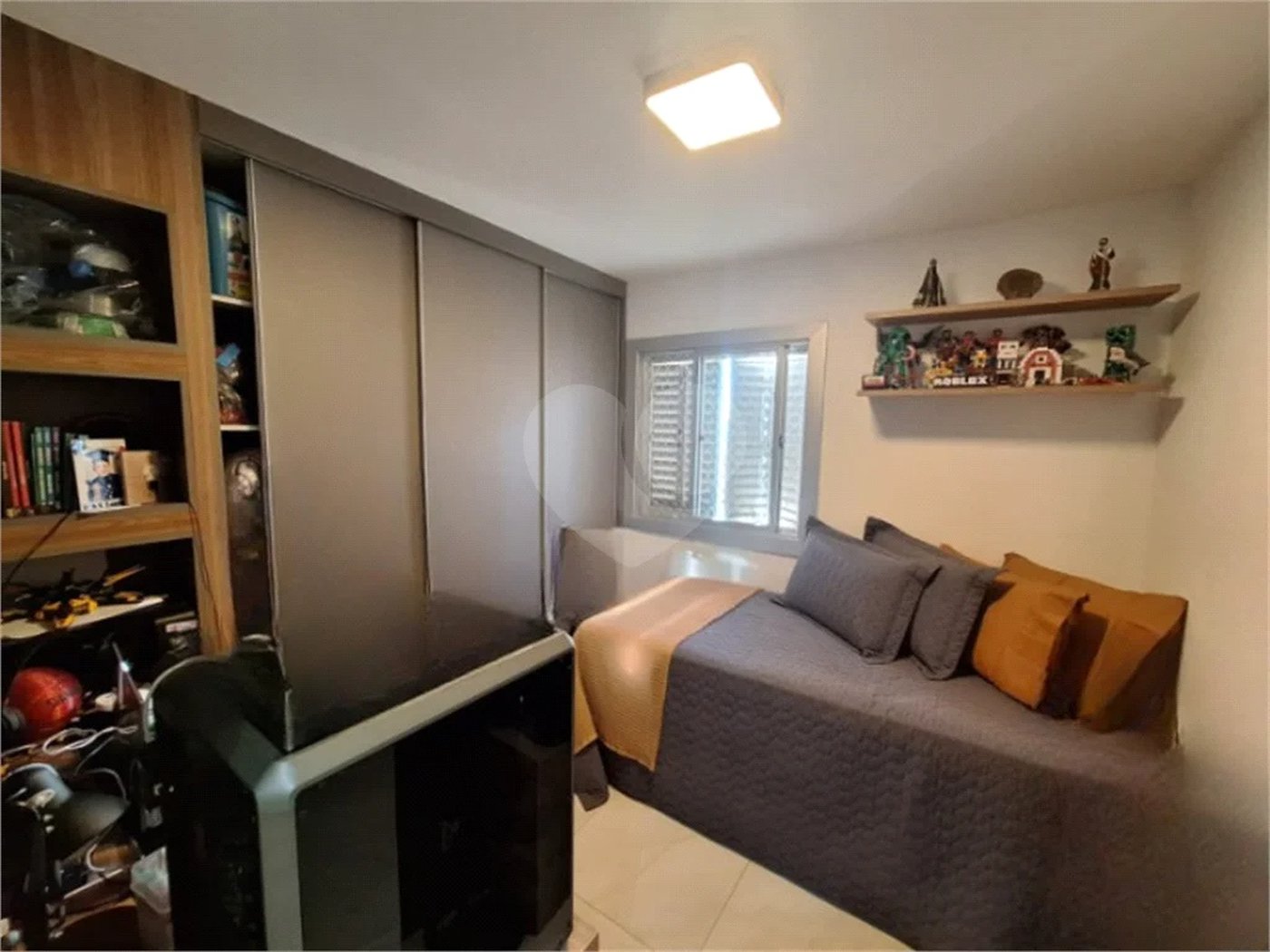 Apartamento totalmente mobiliado com 2 dormitórios, 1 vaga