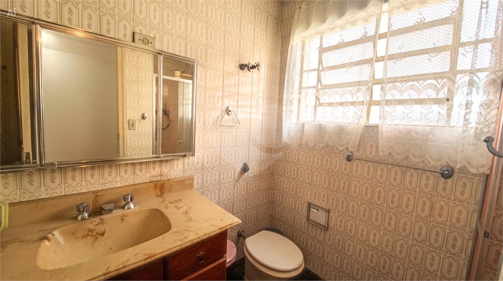 Sobrado à venda com 3 quartos em Moema, São Paulo, SP