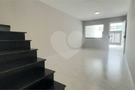 Sobrado à venda com 3 quartos, sendo 1 suíte, em Vila Medeiros, São Paulo, SP