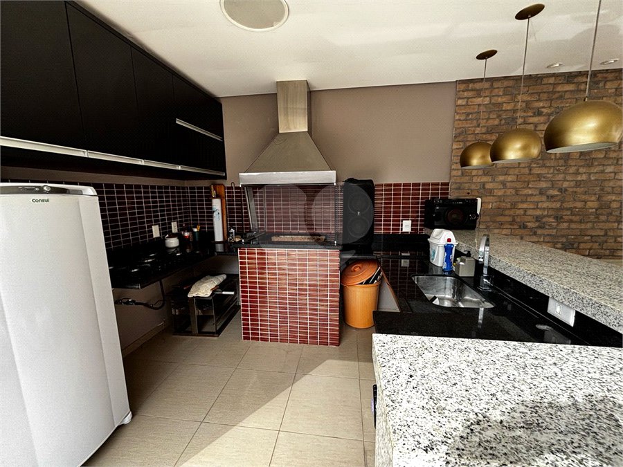 Casa à venda com 4 quartos, sendo 3 suítes,  em Vila Oliveira, Mogi das Cruzes, SP