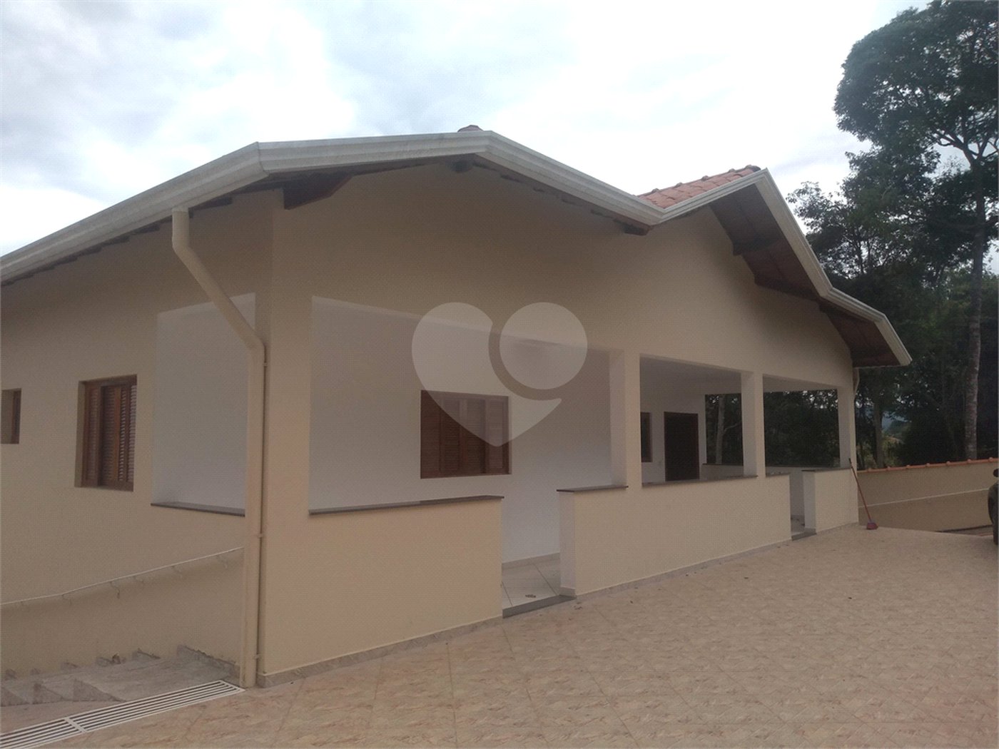 Chácara à venda com 4 suítes em Pirucaia, Mairiporã, SP