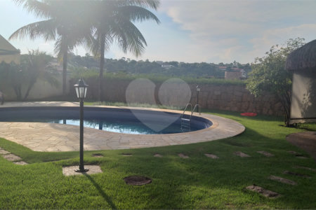 Casa à venda com 5 quartos, sendo 2 suítes, no condomínio Vinhas da Vista Alegre - Lado Sede, Vinhedo - SP