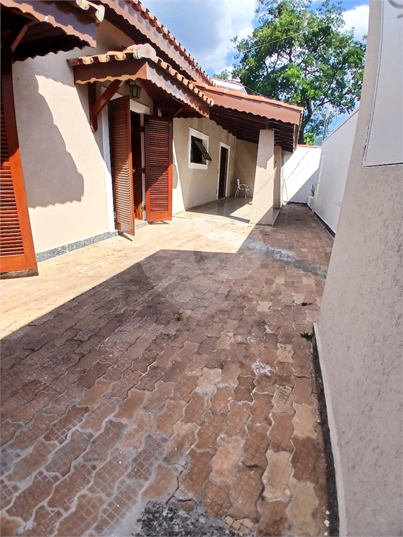 Casa à venda com 5 quartos, sendo 3 suítes, em Vila Santista, Atibaia, SP