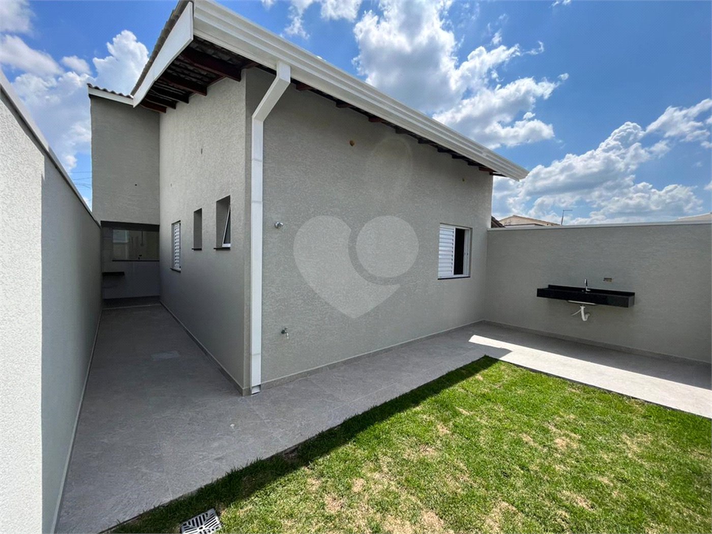 Casa à venda com 3 quartos, sendo 2 suítes, em Nova Cerejeira, Atibaia, SP