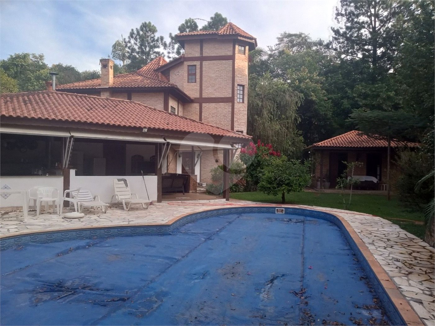 Chácara à venda com 7 quartos, sendo 3 suítes, em Saboó, São Roque, SP