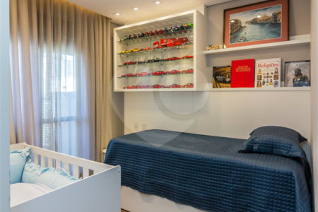 Apartamento à venda com 3 suítes em Vila Gumercindo, São Paulo, SP