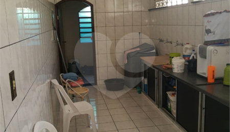 Casa à venda com 3 quartos, sendo 1 suíte,  em Bosque dos Eucaliptos, São José dos Campos, SP