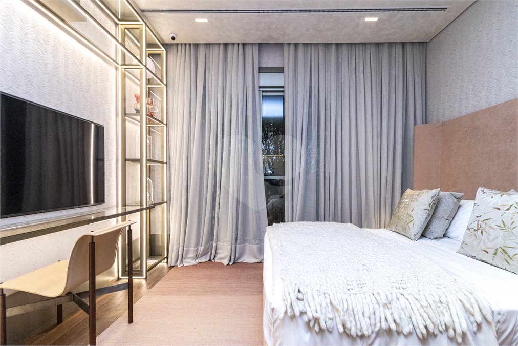 Apartamento à venda com 4 suítes em Jardim Guedala, São Paulo, SP